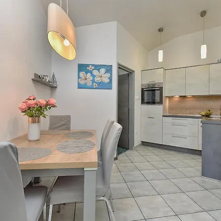 Mare 2407 ميدولين